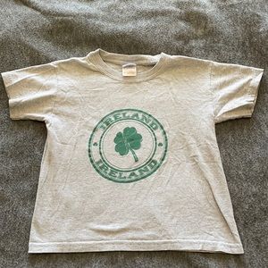 ✨3 For $12✨ Kids Gildan Gray Ireland T shirt